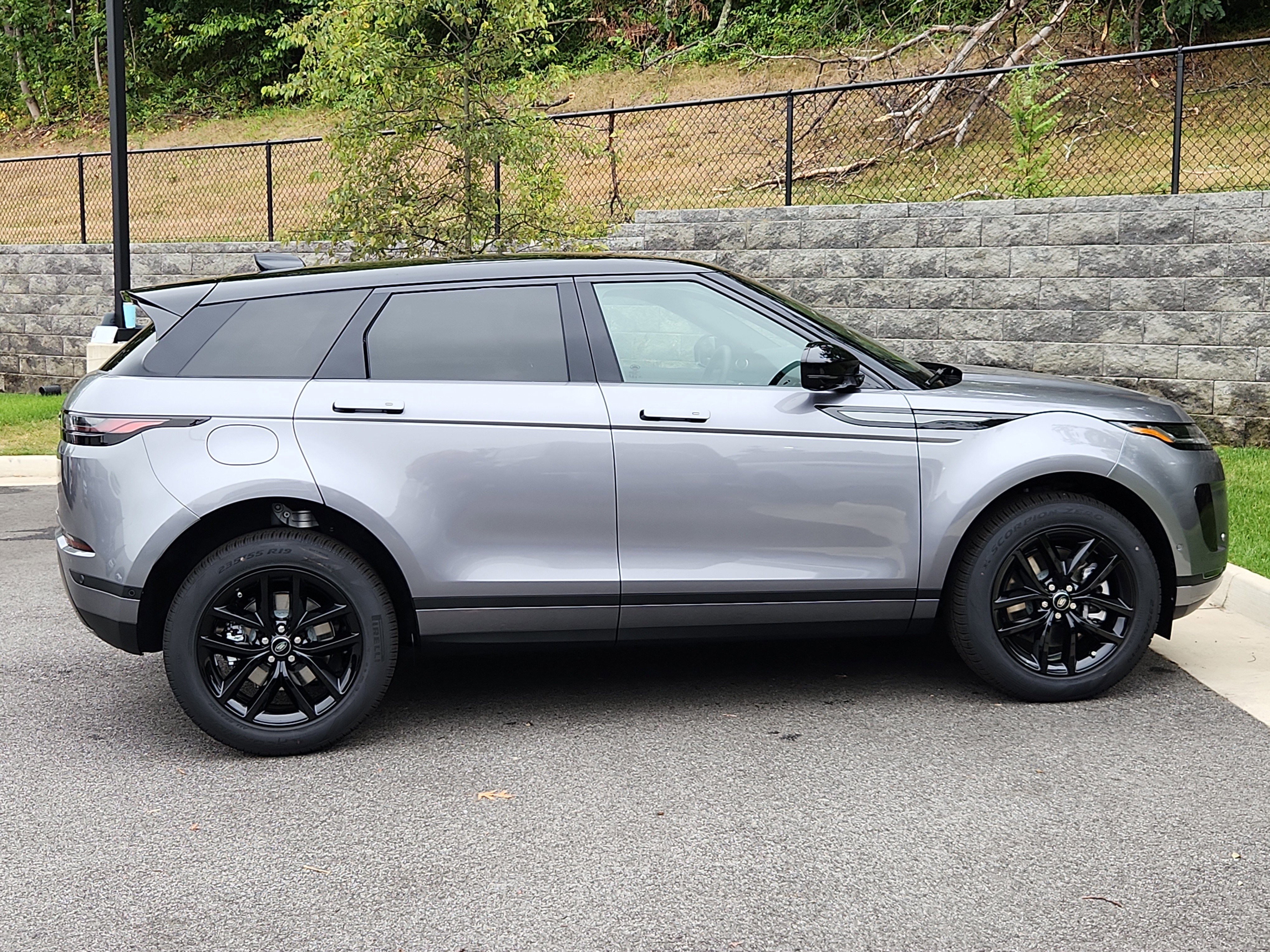 New 2026 Land Rover Range Rover Evoque S image 11