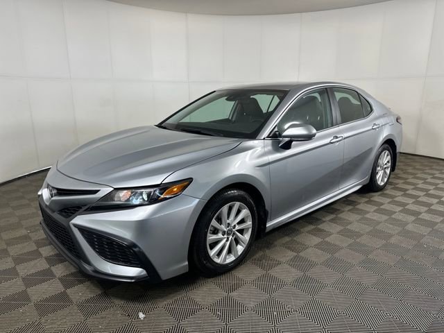 Used 2023 Toyota Camry SE image 7