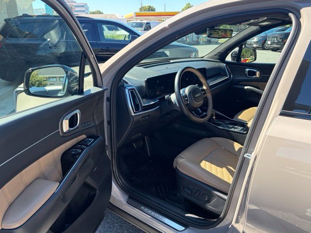 Used 2025 Kia Sorento SX Prestige w/ Olive Brown Leather Package AWD/4WD image 15