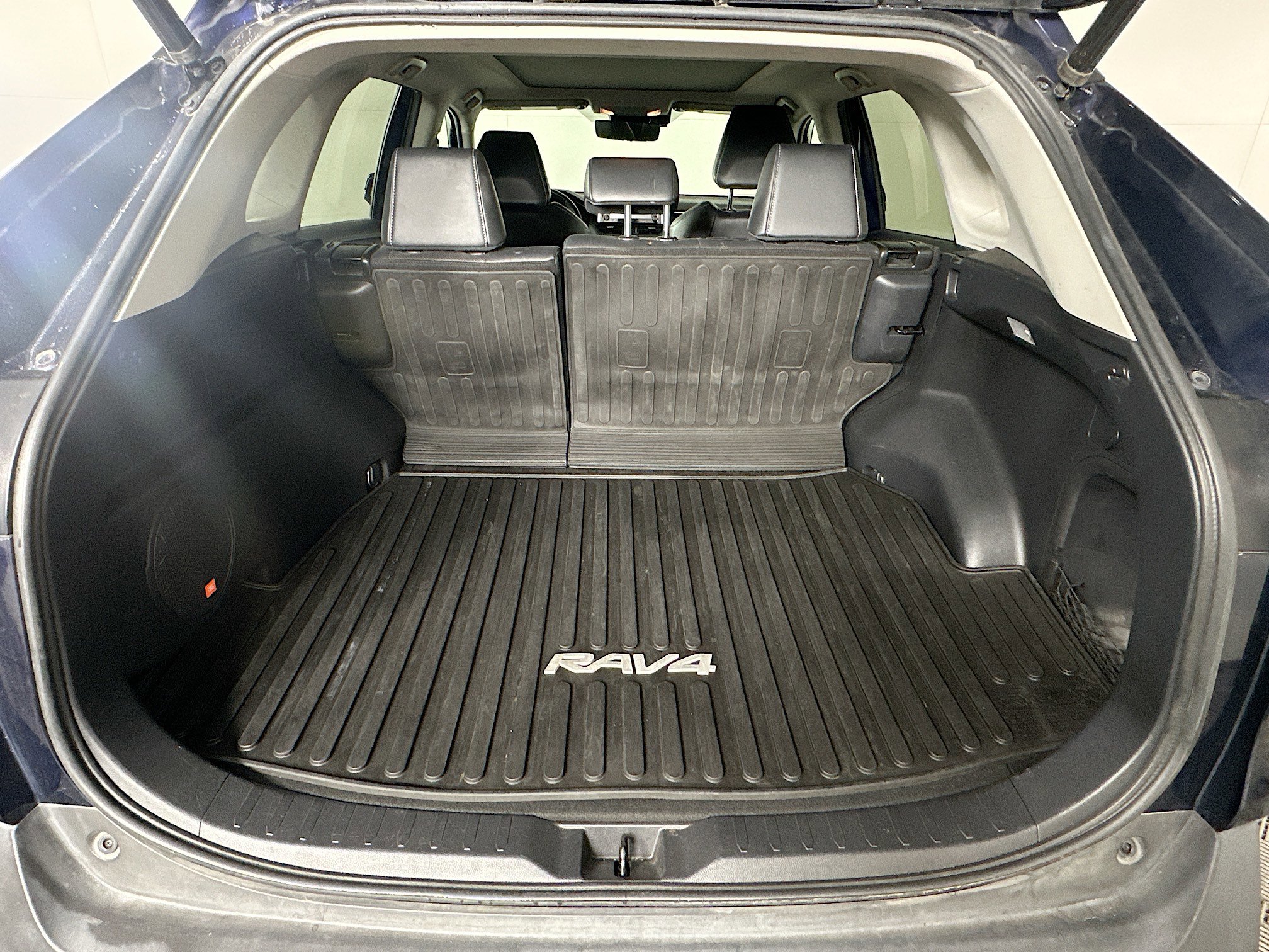 Used 2021 Toyota RAV4 Limited image 29