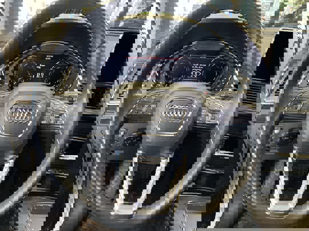 Used 2020 Audi Q5 e Prestige w/ Prestige Package image 17