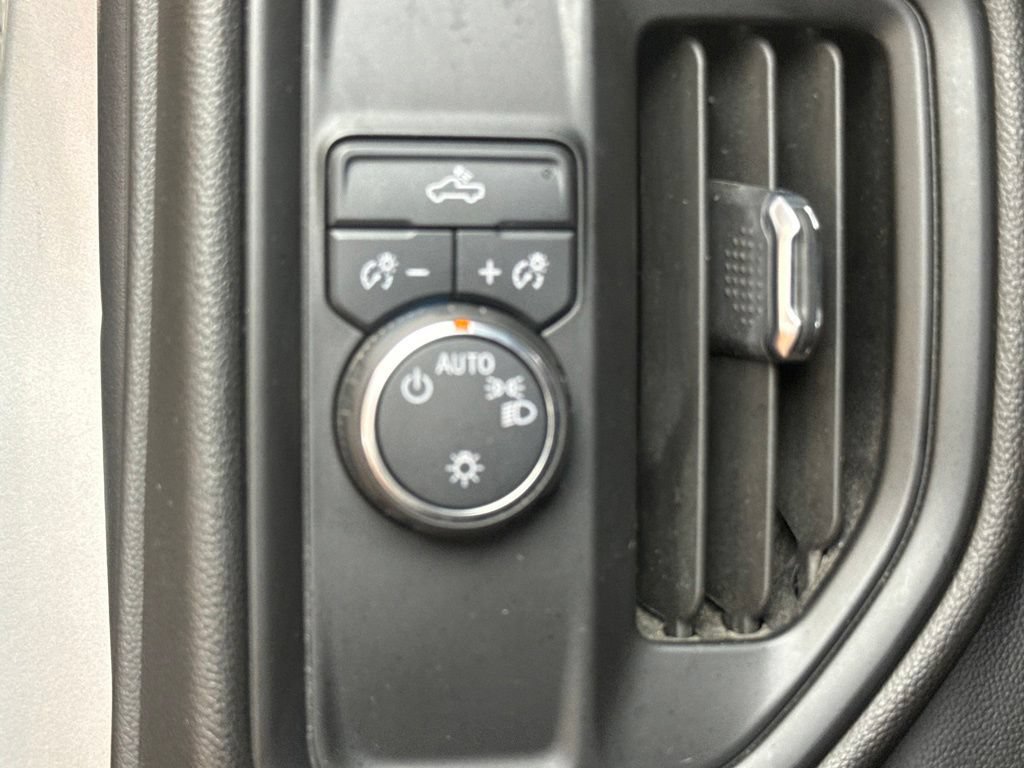 Used 2022 Chevrolet Silverado 2500 Custom w/ Custom Convenience Package RWD image 20