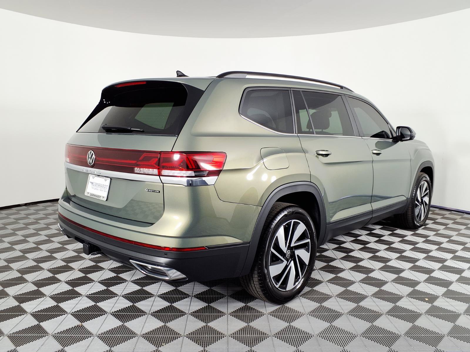 Used 2026 Volkswagen Atlas SE AWD/4WD image 4