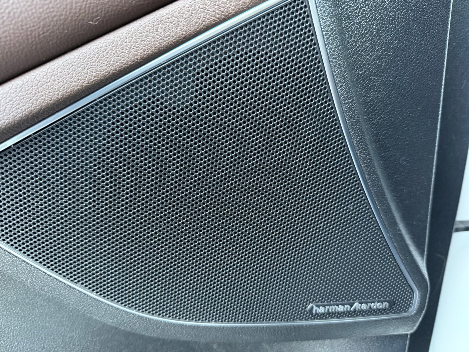 Used 2019 Kia Sorento SX image 27