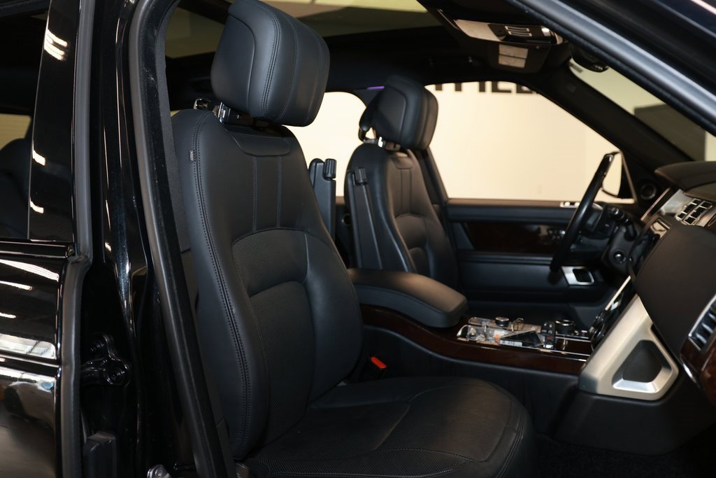 Used 2019 Land Rover Range Rover HSE image 16