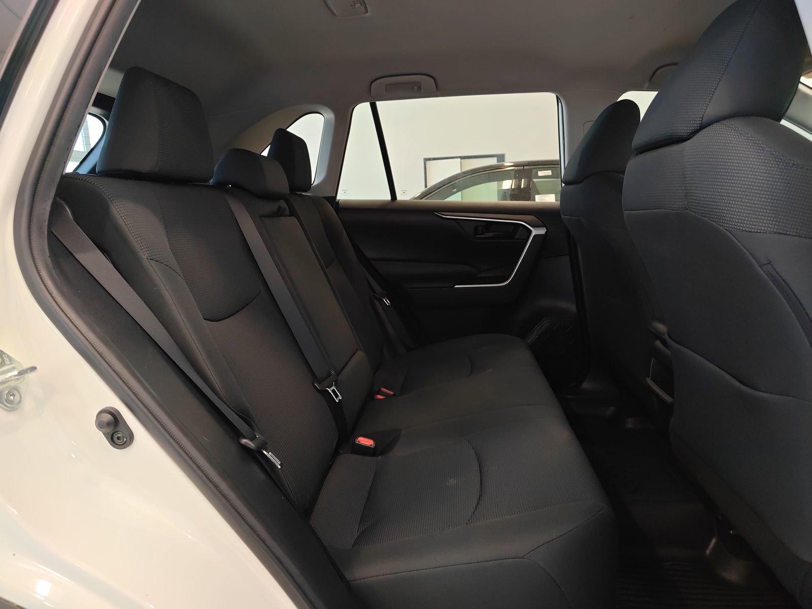 Used 2021 Toyota RAV4 LE AWD/4WD image 15