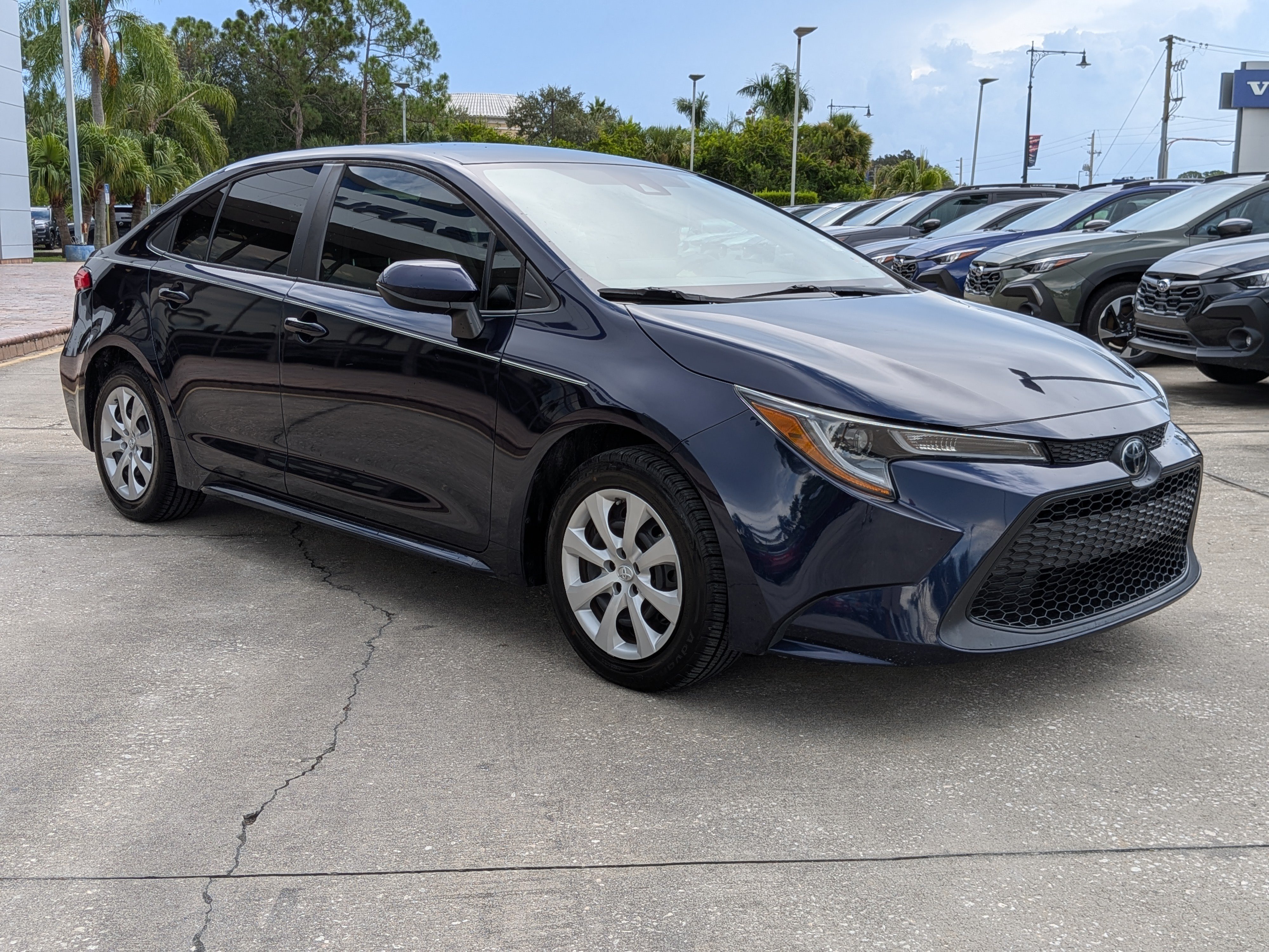 Used 2022 Toyota Corolla LE FWD image 2