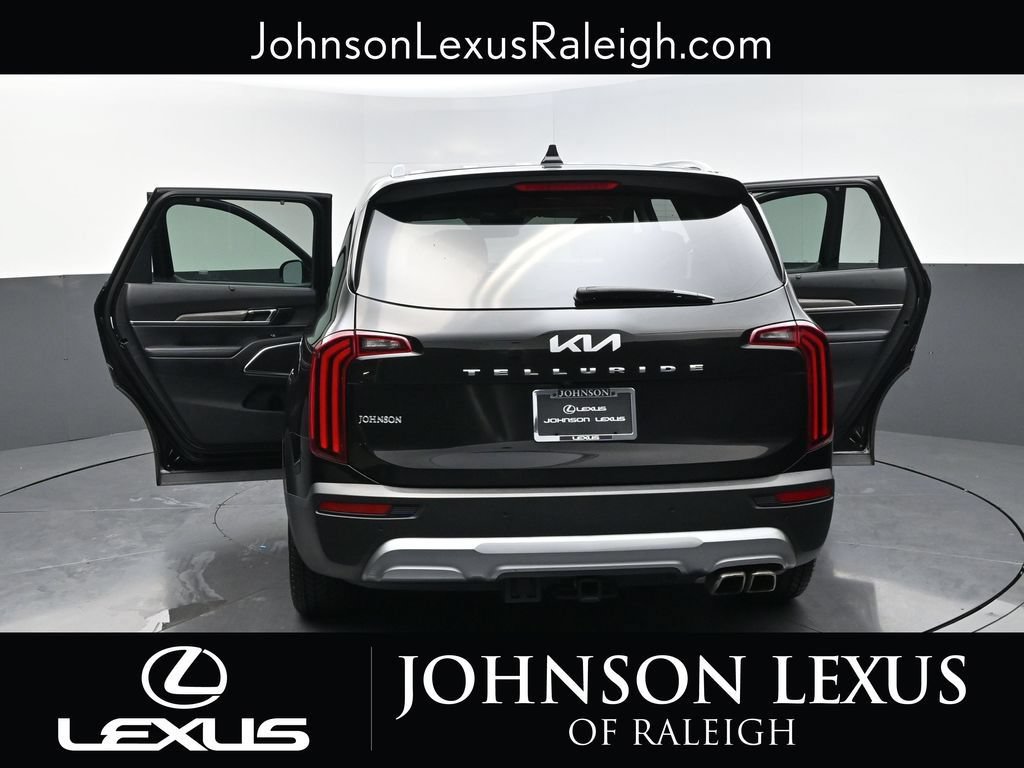 Used 2022 Kia Telluride SX w/ Towing Package FWD image 27