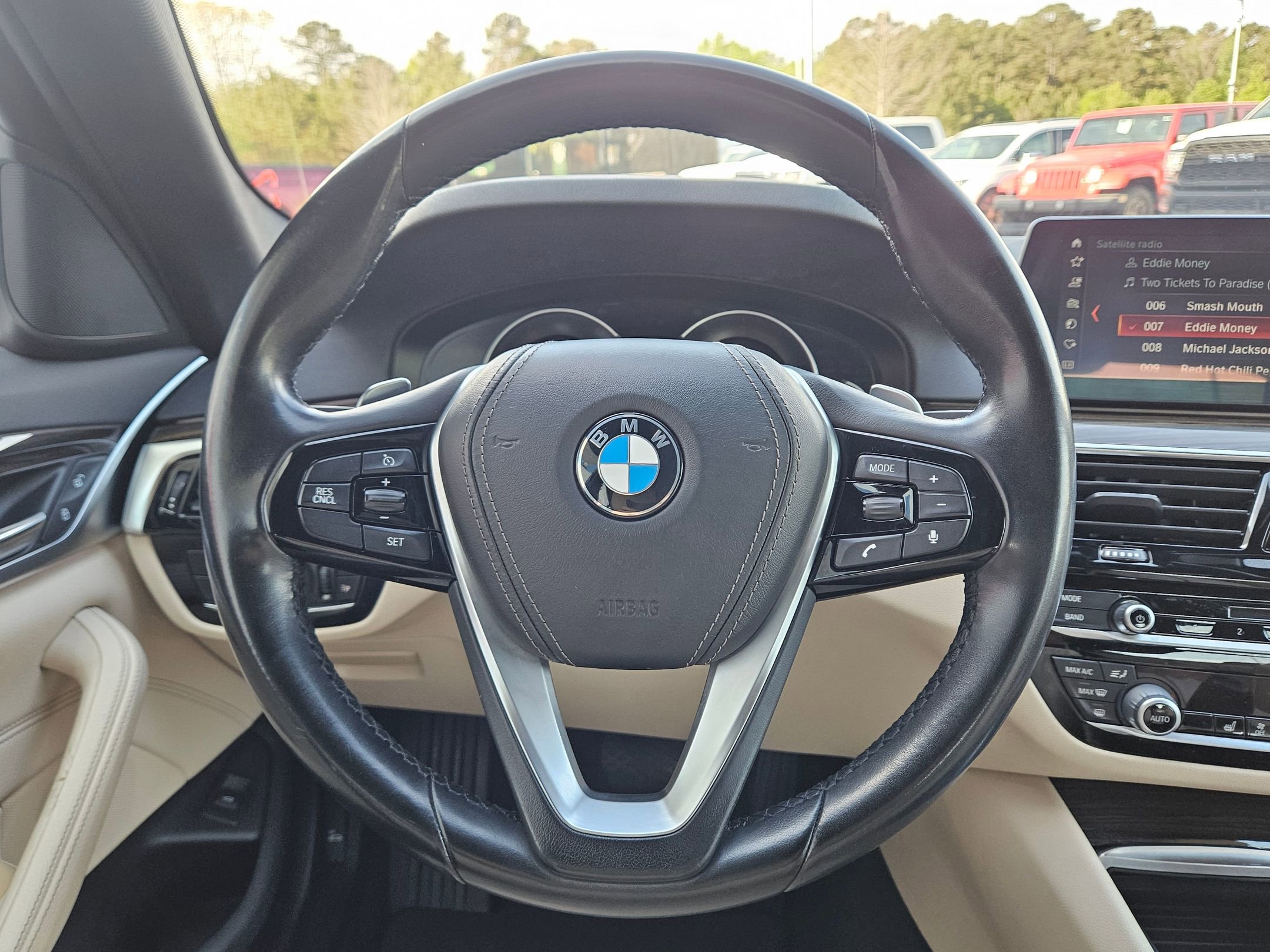 Used 2018 BMW 530i w/ Premium Package image 16