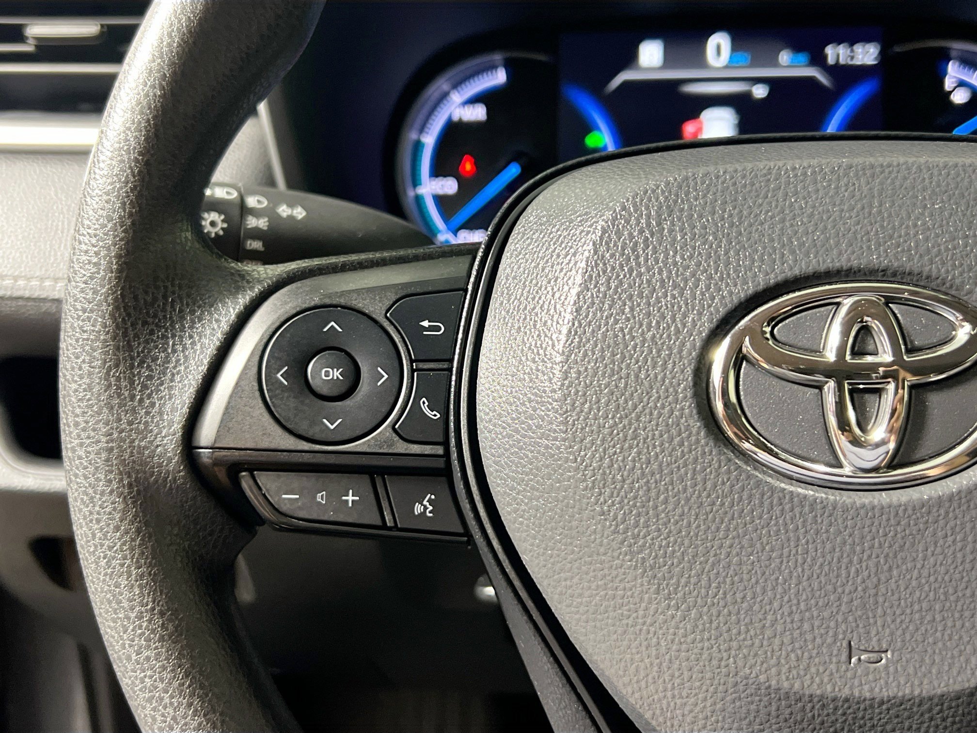 Used 2024 Toyota RAV4 LE image 18