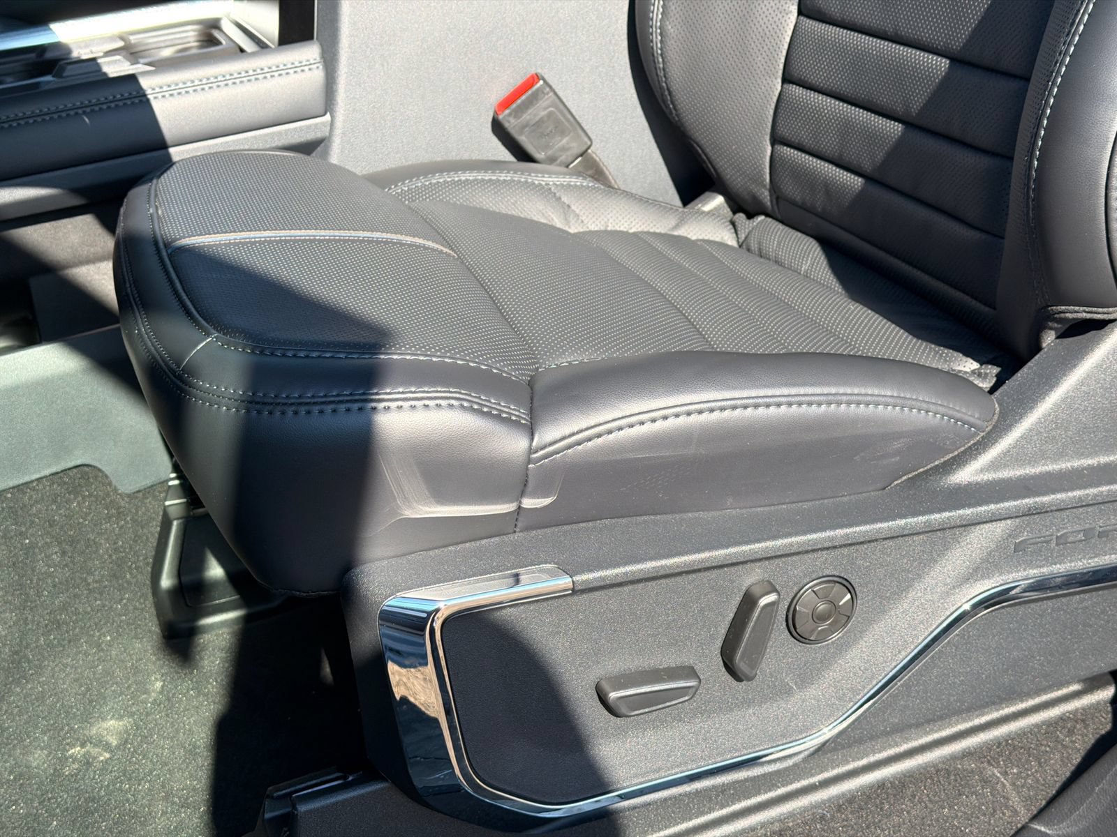 New 2026 Ford F350 Platinum AWD/4WD image 16