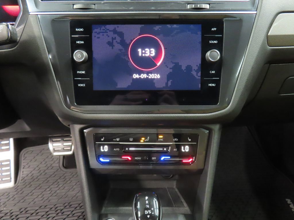 Used 2023 Volkswagen Tiguan SE R-Line image 18