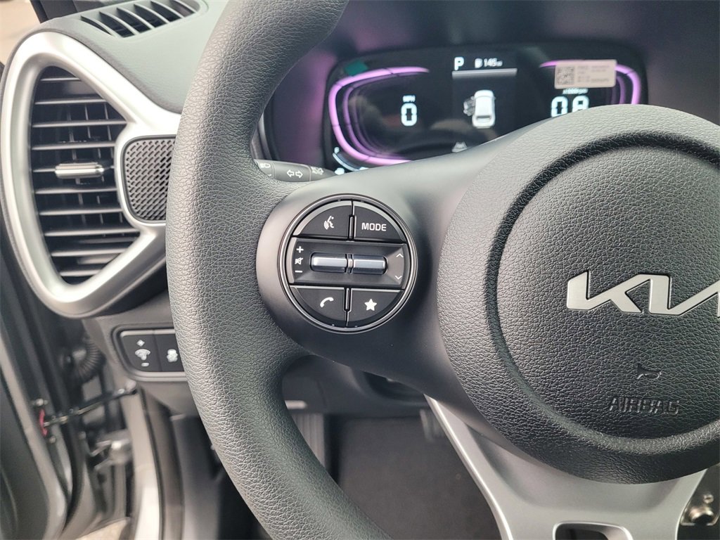Used 2025 Kia Soul LX image 22