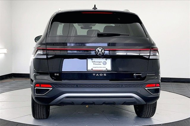 New 2026 Volkswagen Taos SE image 5