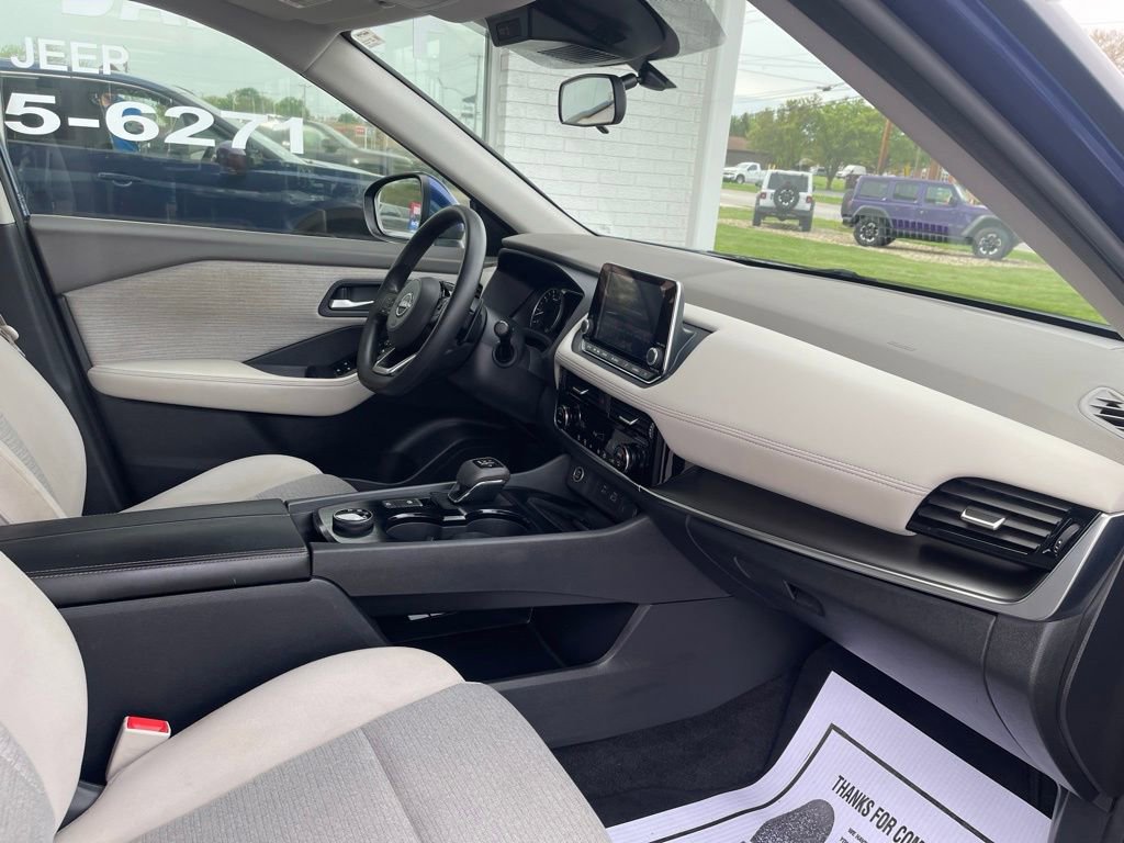 Used 2022 Nissan Rogue SV AWD/4WD image 24
