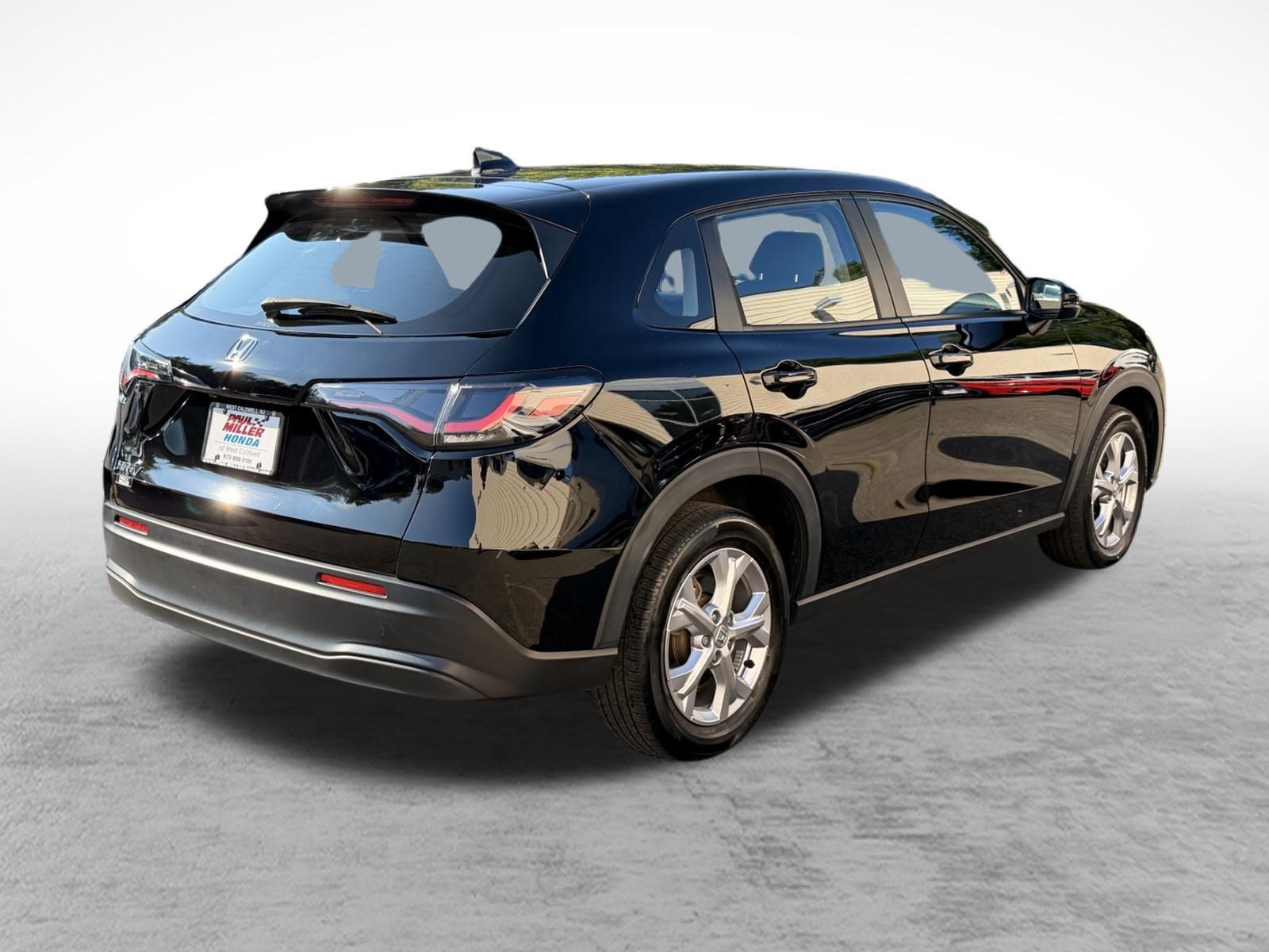 Used 2023 Honda HR-V LX image 6