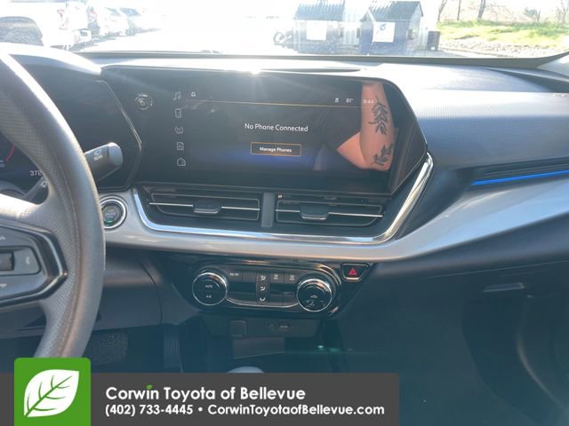 Used 2025 Chevrolet Trax LT image 11