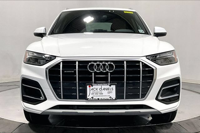 Used 2023 Audi Q5 2.0T Premium w/ Convenience Package AWD/4WD image 2