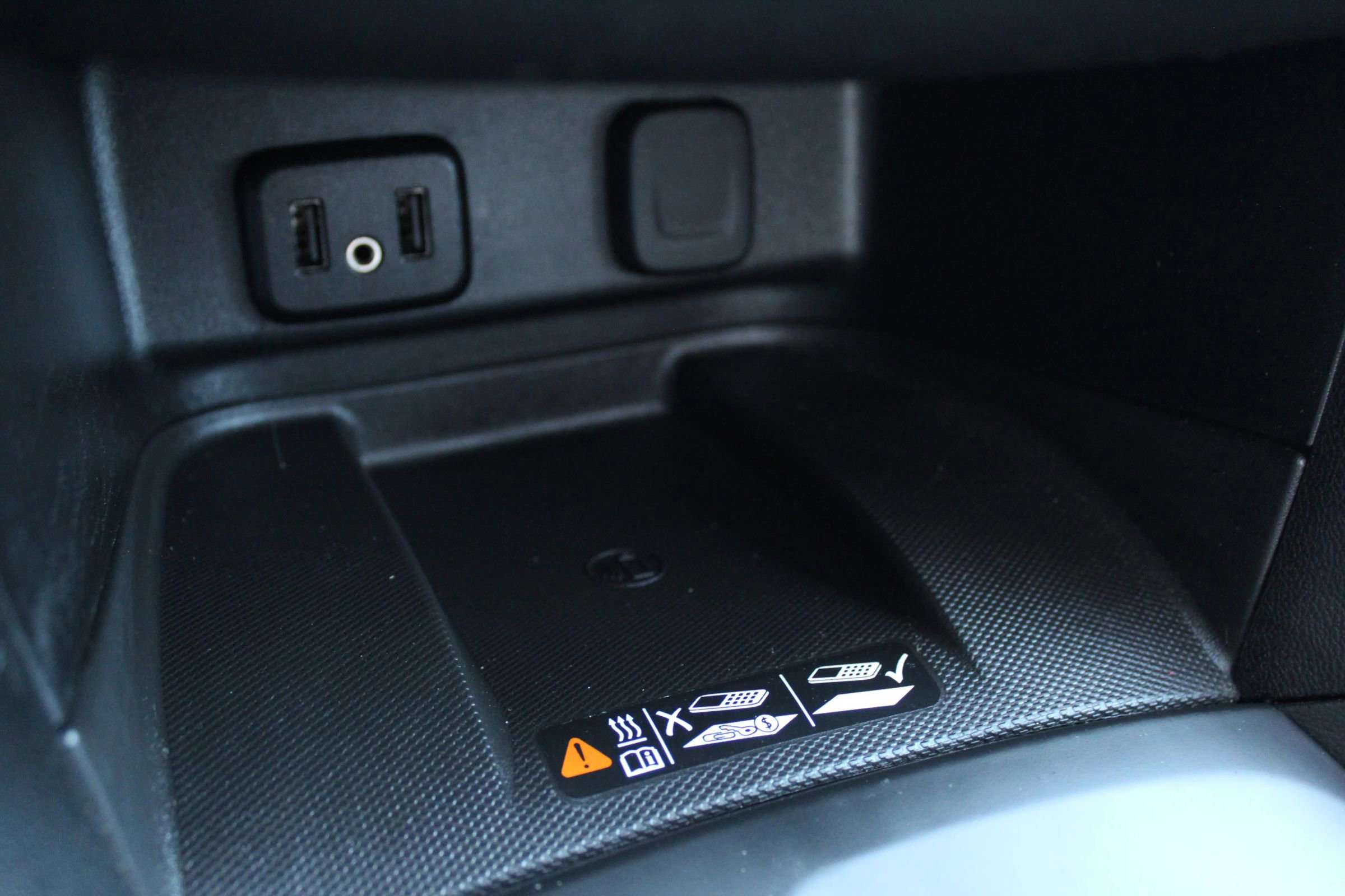 Used 2018 Chevrolet Equinox Premier image 36