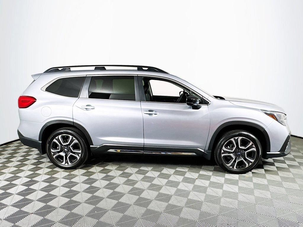 Used 2025 Subaru Ascent Limited AWD/4WD image 29