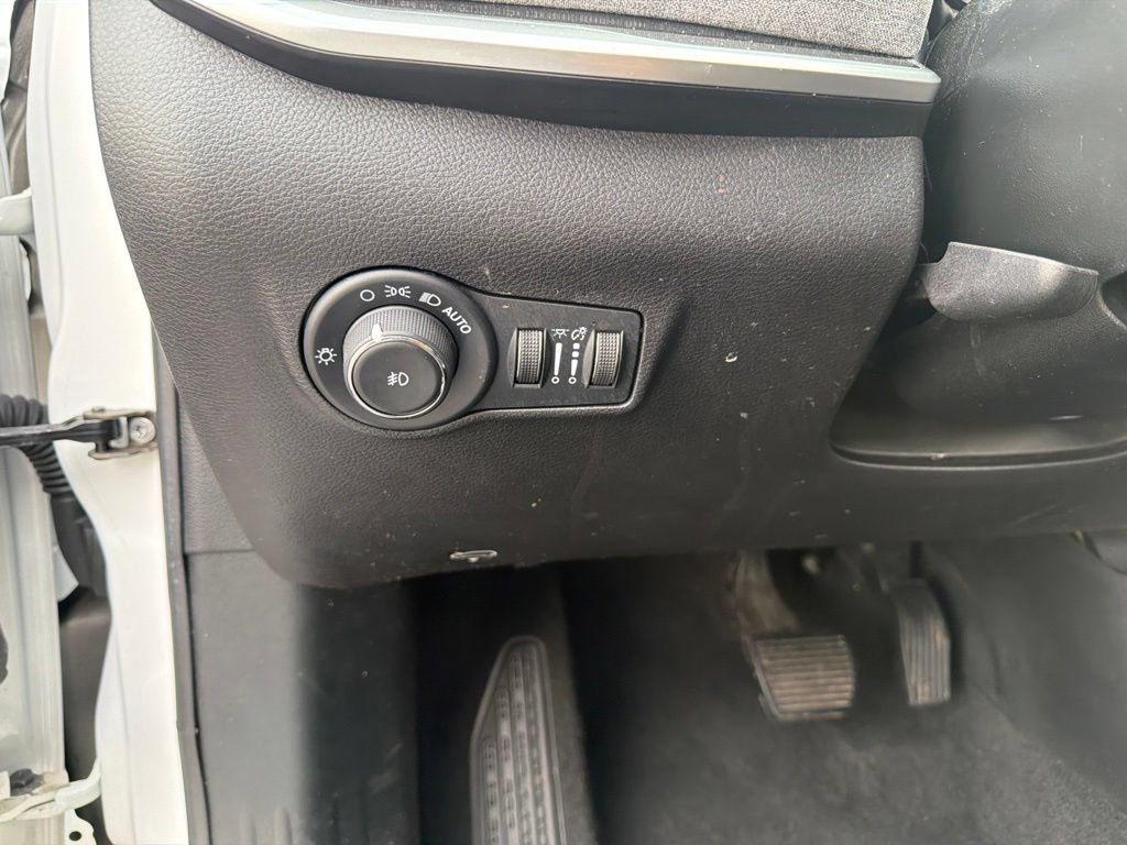Used 2024 Jeep Compass Latitude AWD/4WD image 16