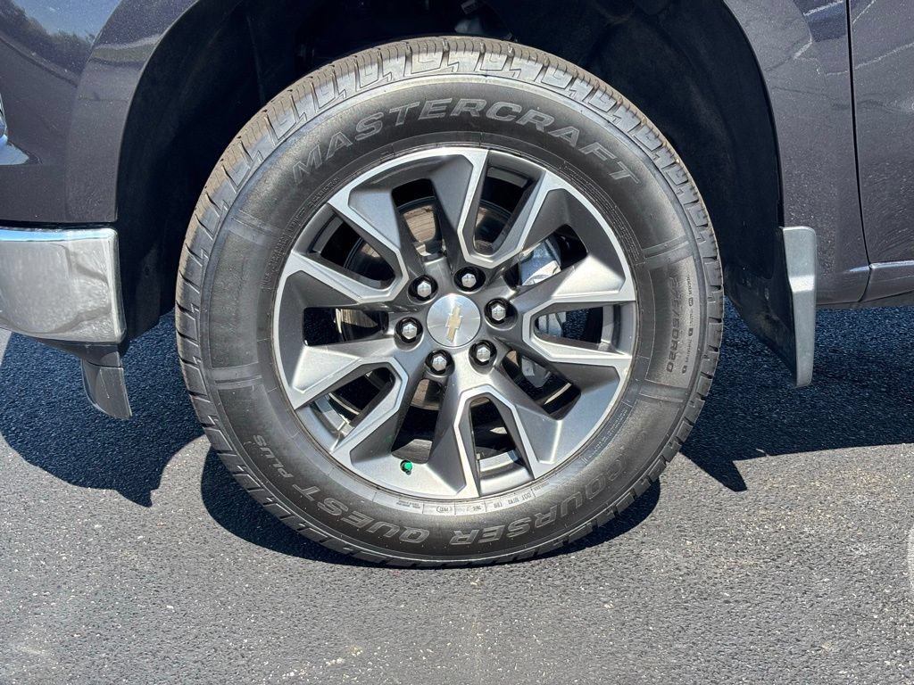 Used 2023 Chevrolet Silverado 1500 LT AWD/4WD image 11