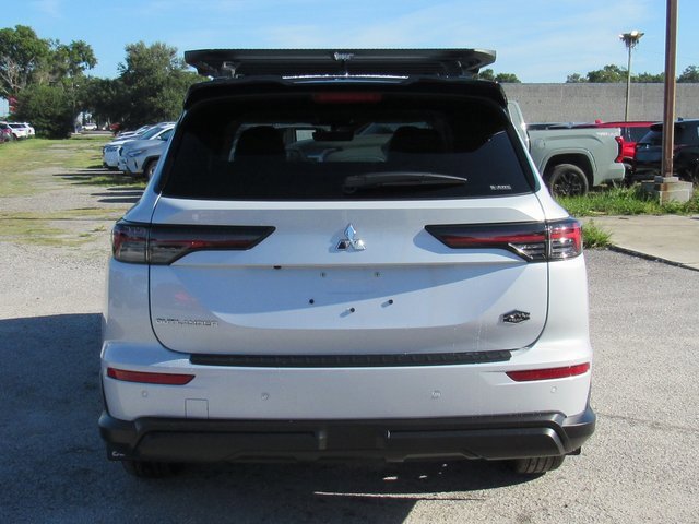 New 2025 Mitsubishi Outlander AWD image 4