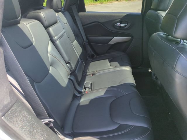 Used 2018 Jeep Cherokee Limited AWD/4WD image 32