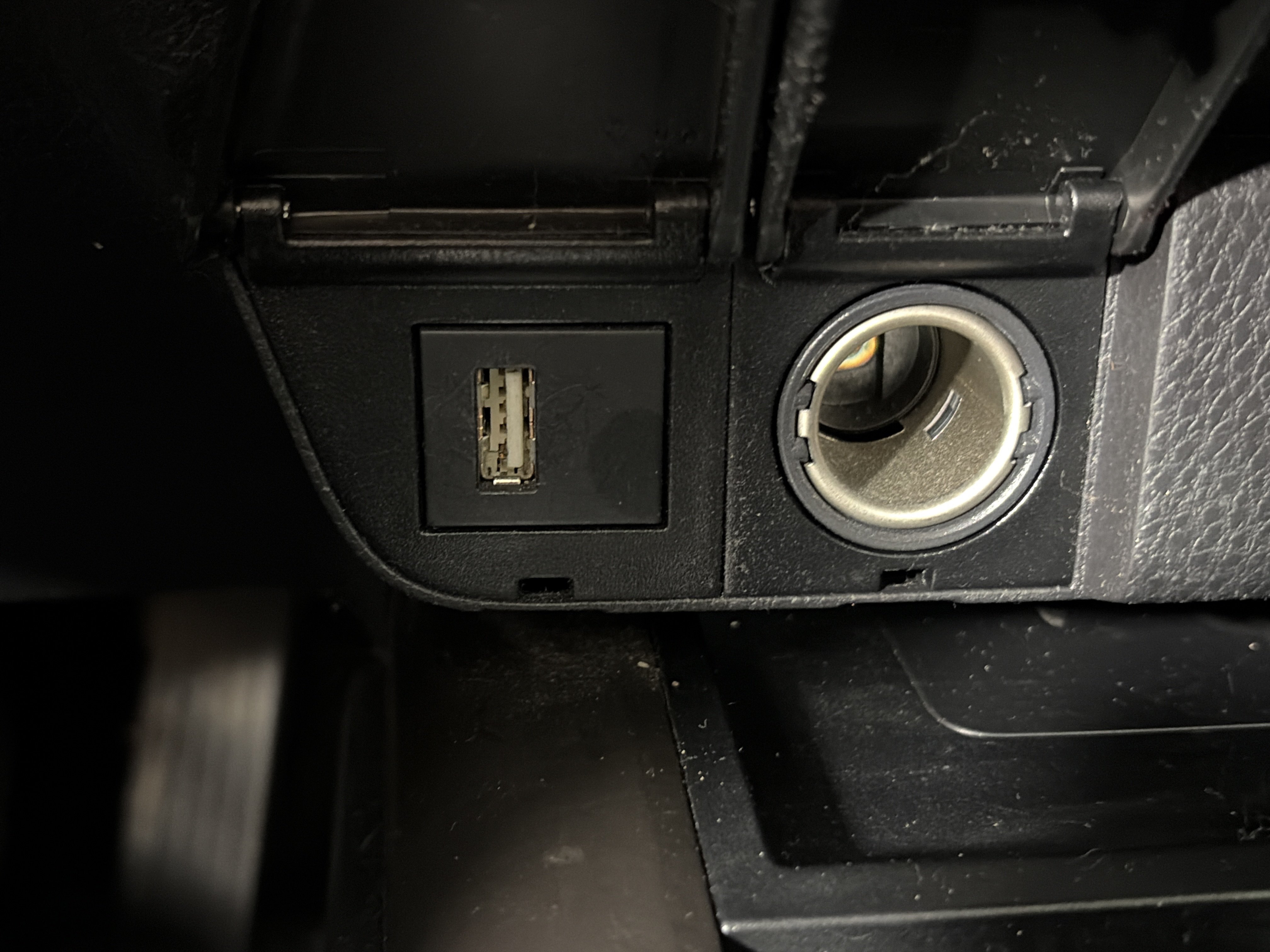 Used 2021 Toyota Camry SE FWD image 24