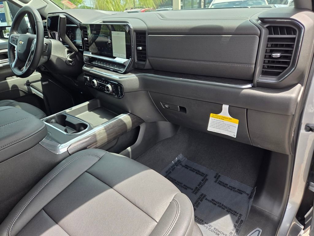 Certified 2025 Chevrolet Silverado 3500 LTZ w/ LTZ Convenience Package image 19