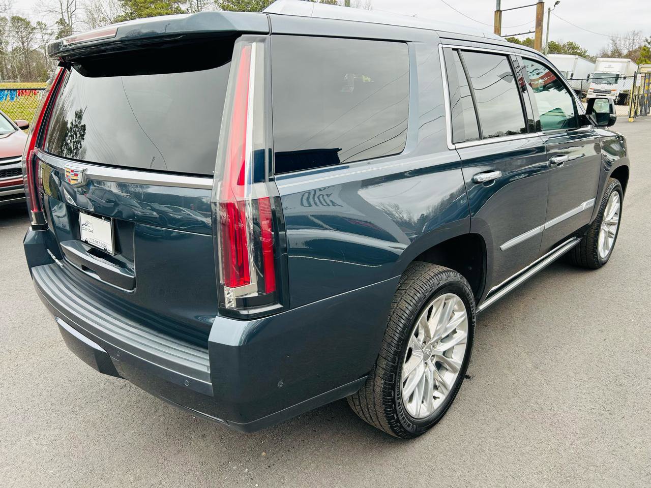 Used 2019 Cadillac Escalade Premium Luxury image 5