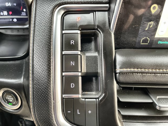Used 2024 GMC Yukon AT4 w/ Technology Package AWD/4WD image 29