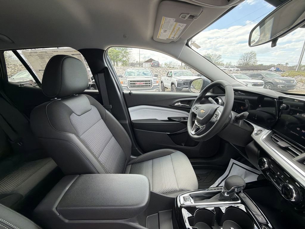 New 2026 Chevrolet Trax LT image 15