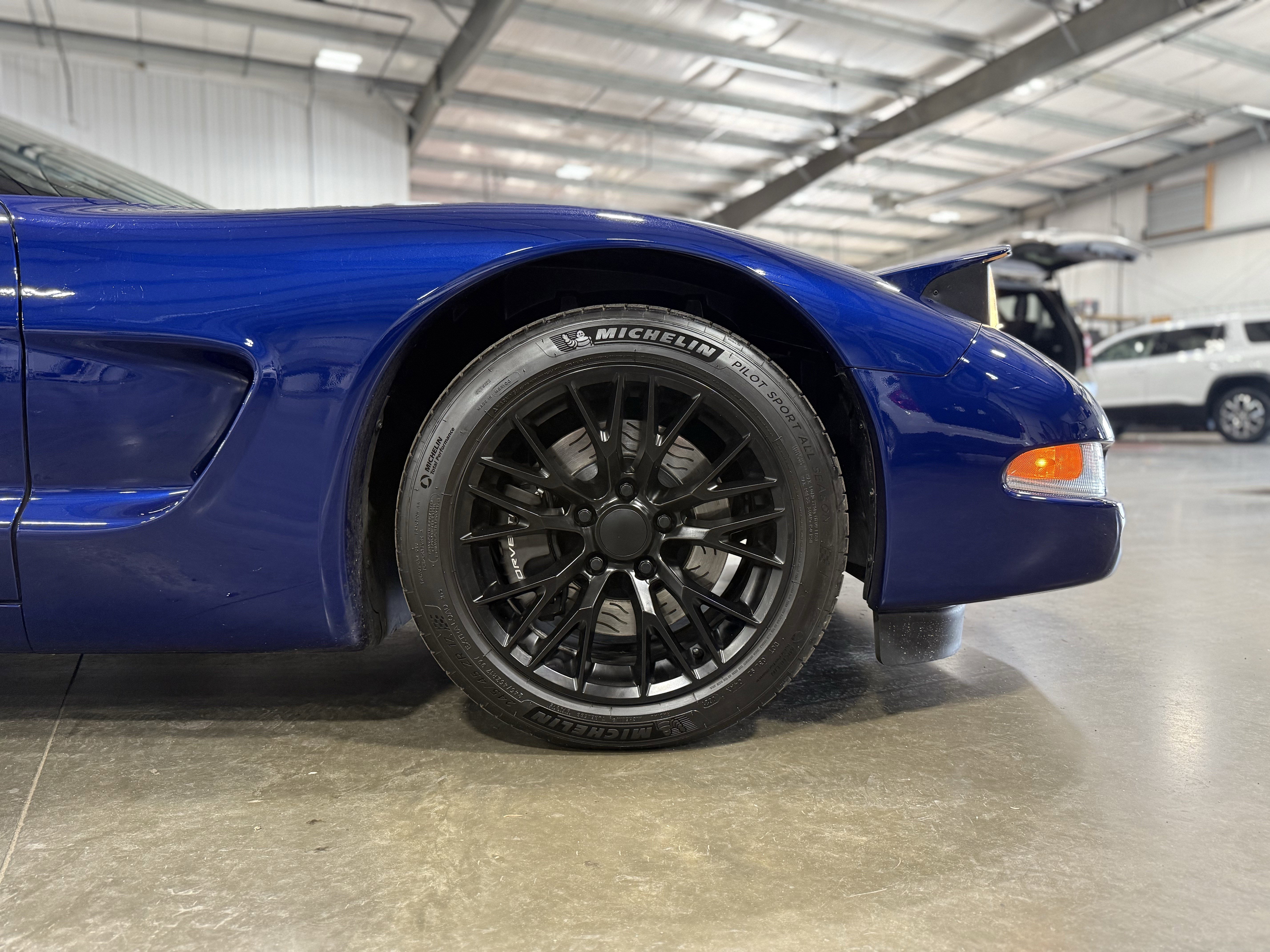 Used 2004 Chevrolet Corvette Coupe w/ Preferred Equipment Group image 12