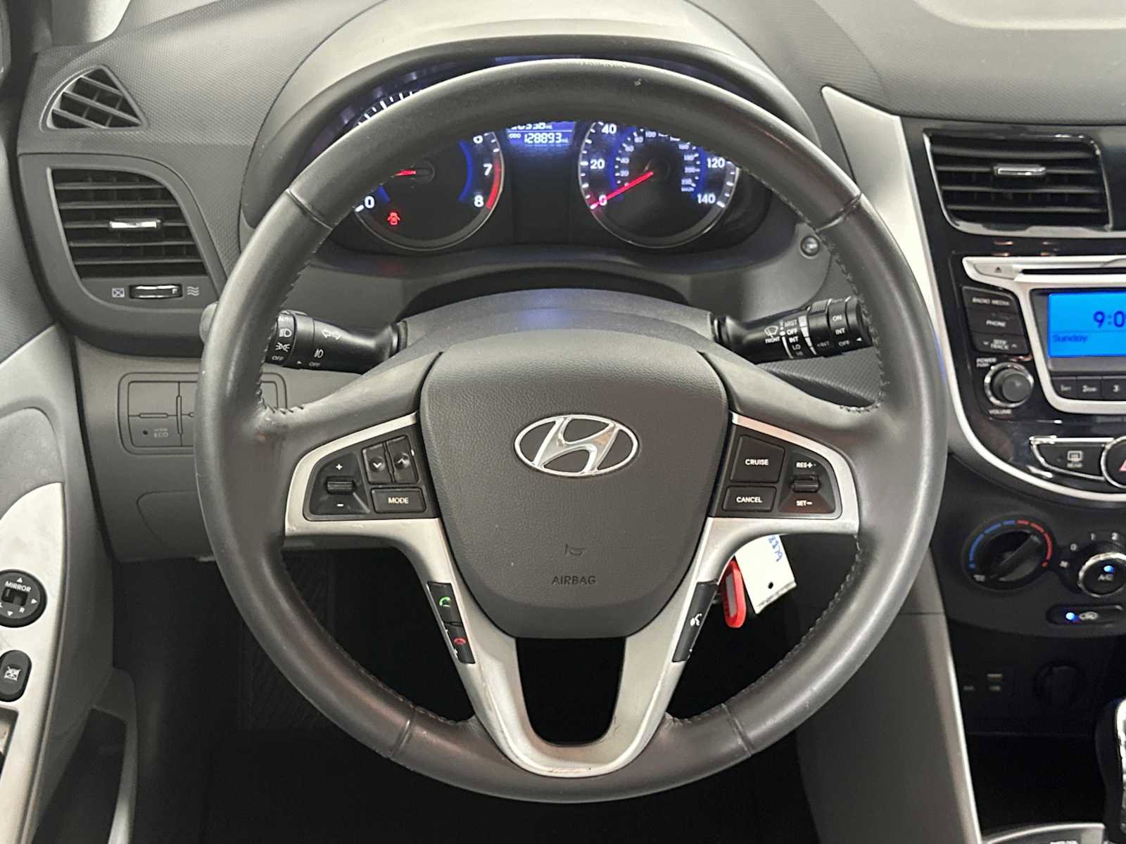 Used 2014 Hyundai Accent SE FWD image 18