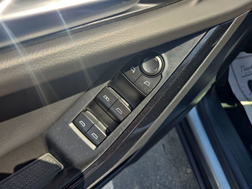 Used 2025 Chevrolet Equinox LT image 18