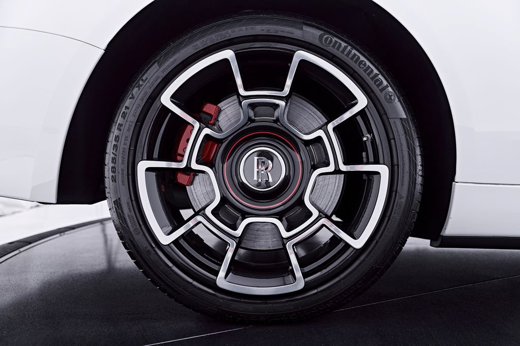 Used 2020 Rolls-Royce Dawn RWD image 40