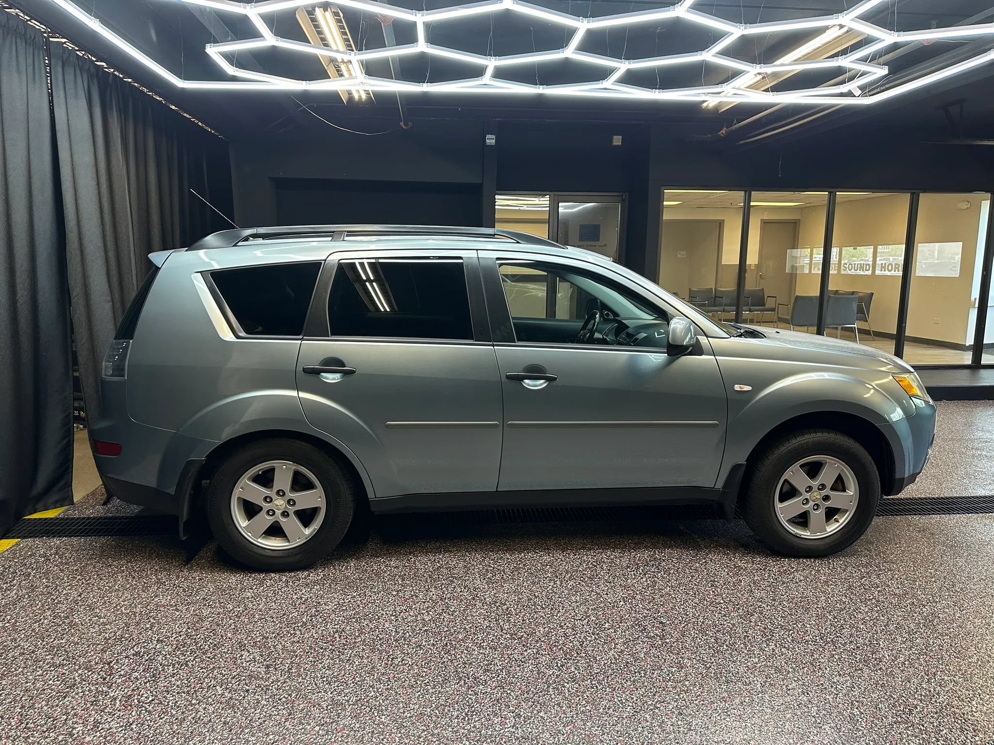 Used 2007 Mitsubishi Outlander LS AWD/4WD image 8