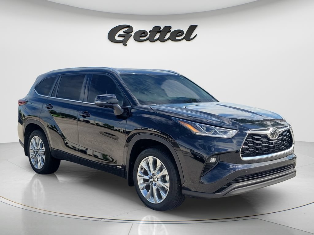 Used 2026 Toyota Highlander Limited AWD/4WD image 3