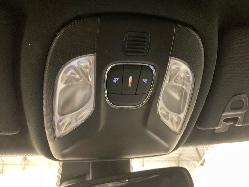 Used 2024 Jeep Compass Latitude image 28