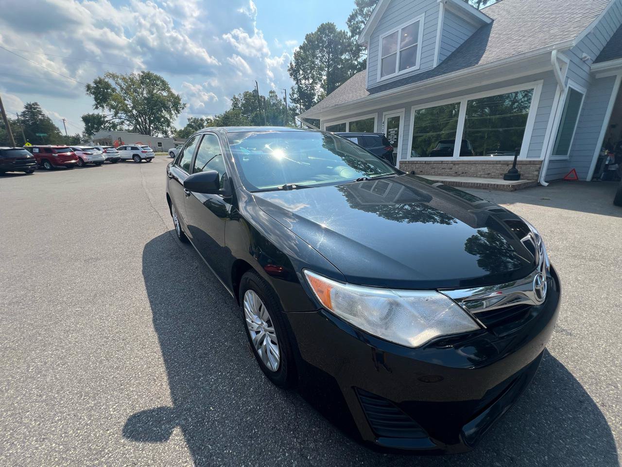 Used 2012 Toyota Camry LE FWD image 7
