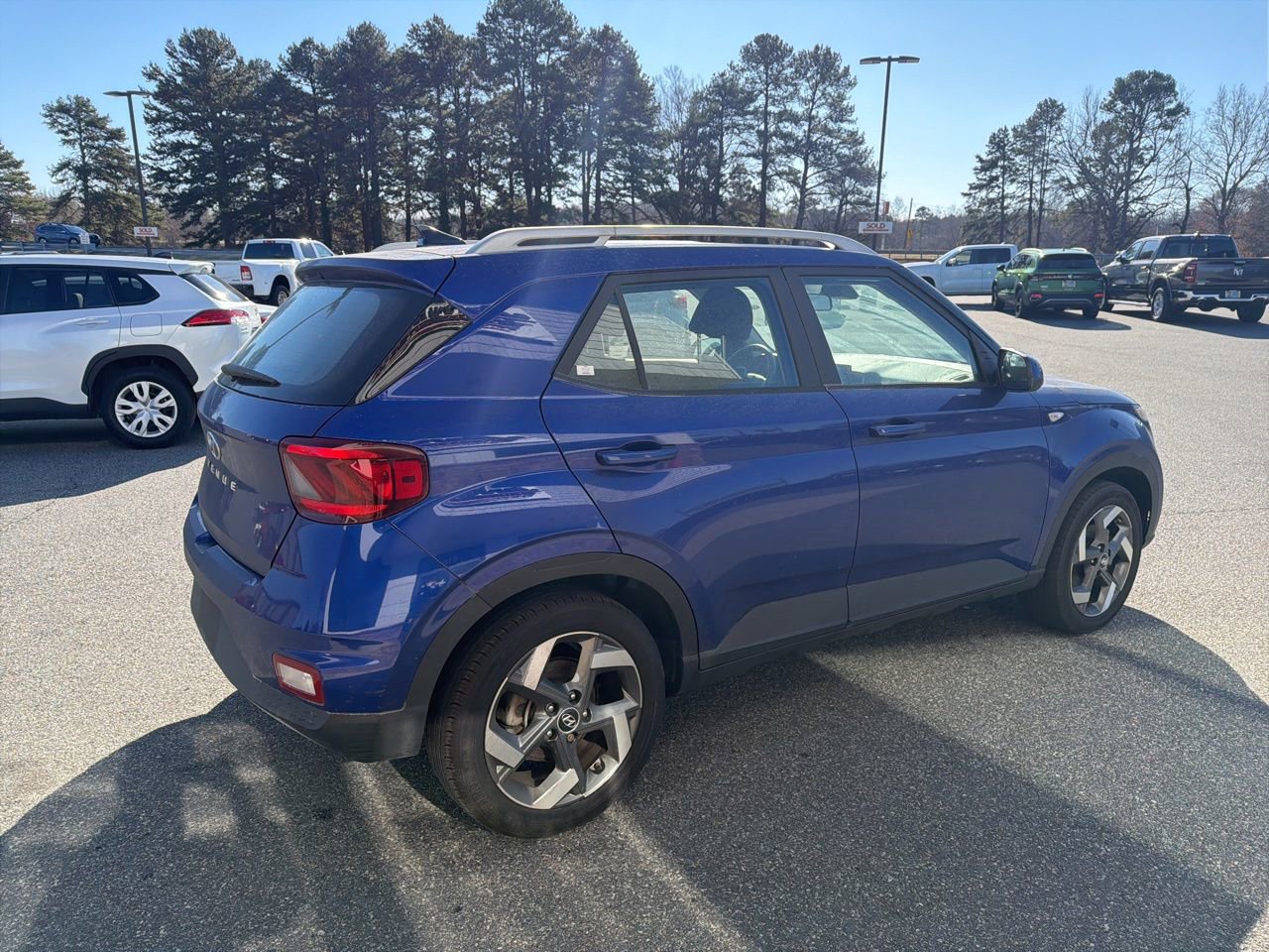 Used 2022 Hyundai Venue SEL image 7