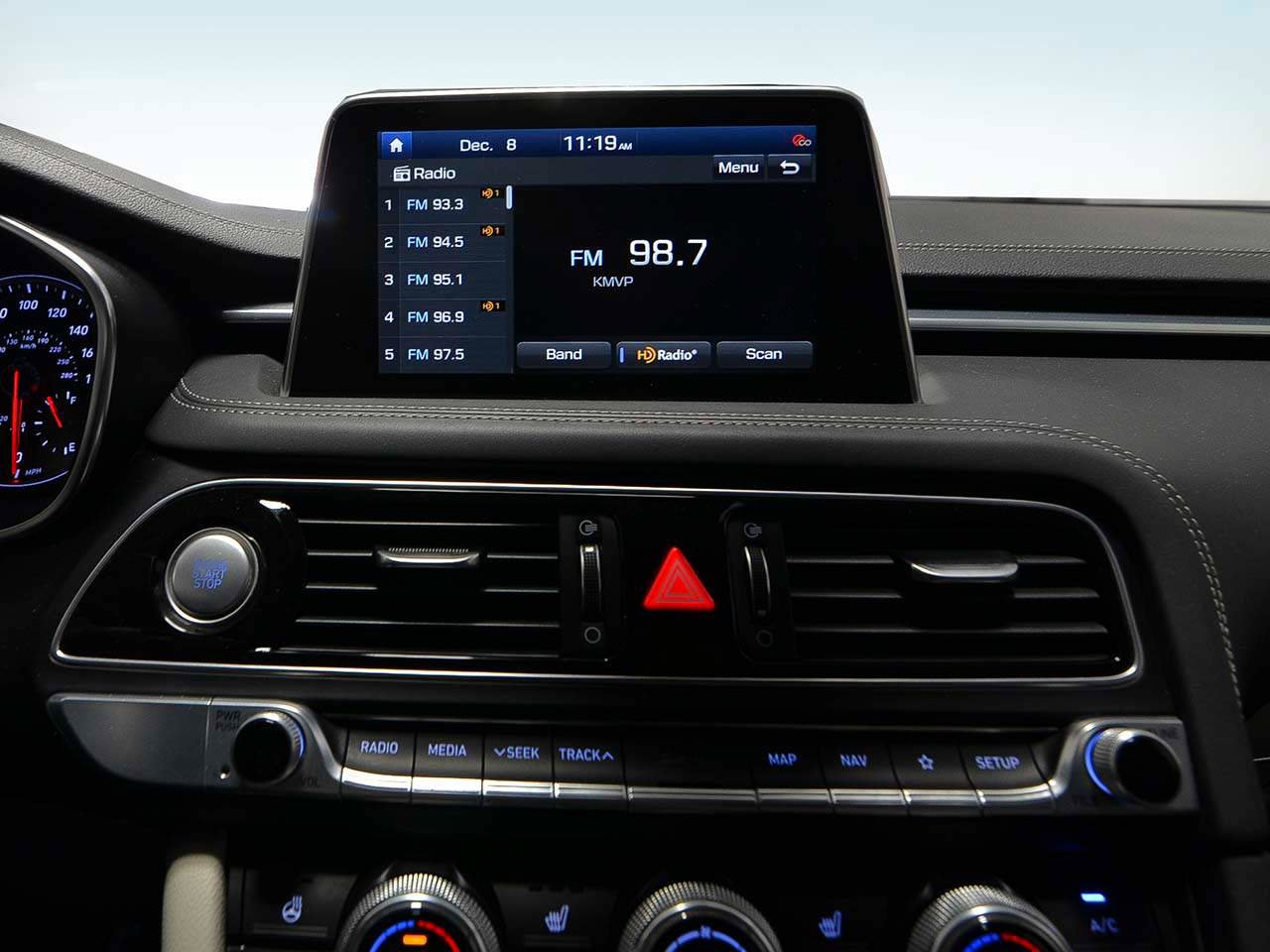 Used 2021 Genesis G70 3.3T image 15