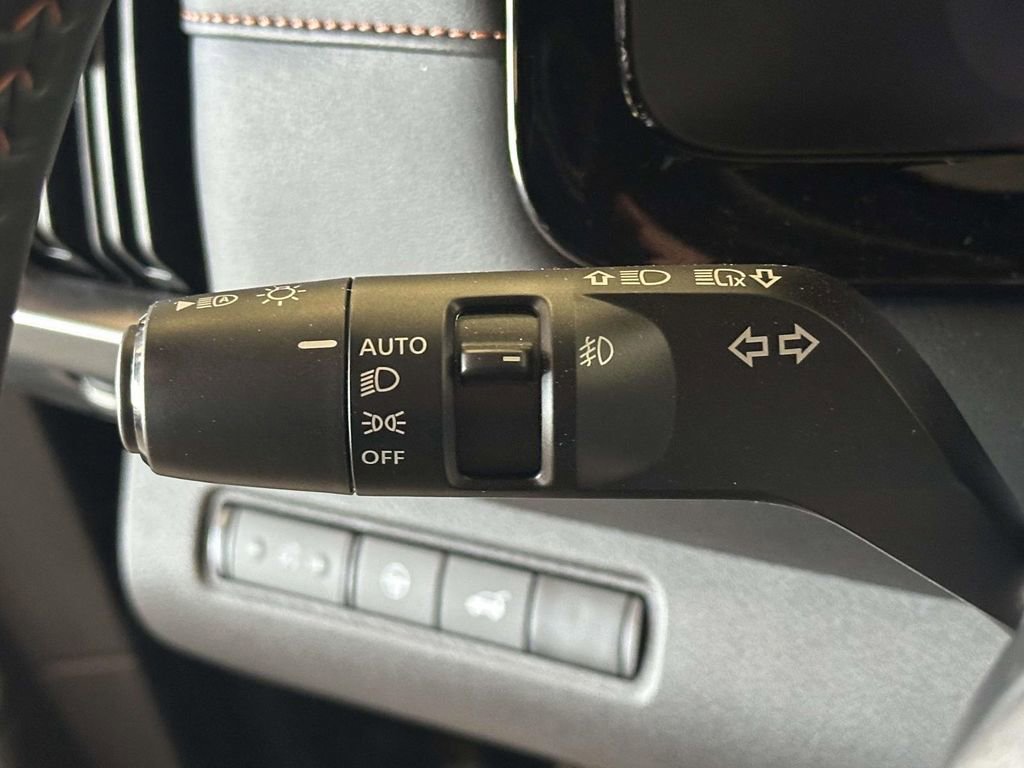 Used 2025 Nissan Pathfinder Rock Creek AWD/4WD image 26