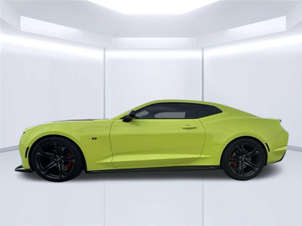 Used 2021 Chevrolet Camaro SS RWD image 40