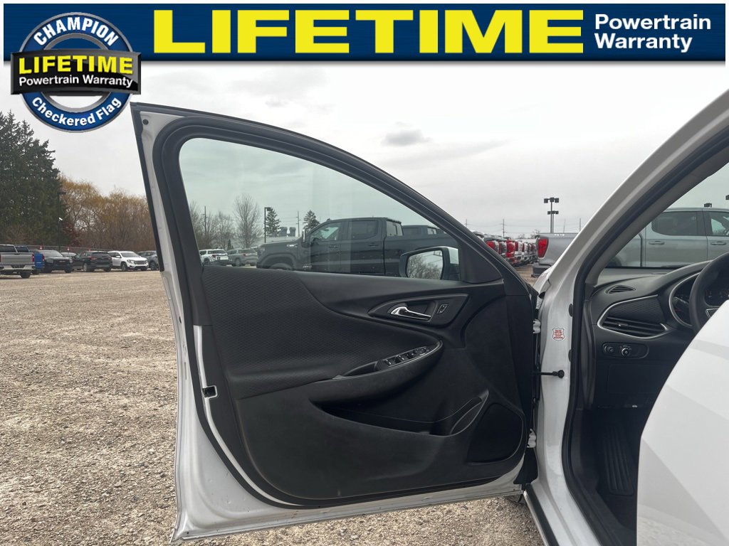 Used 2023 Chevrolet Malibu LT image 18