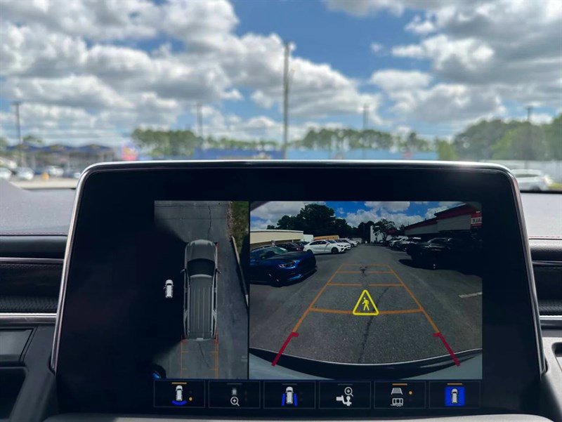 Used 2023 Chevrolet Tahoe RST image 11