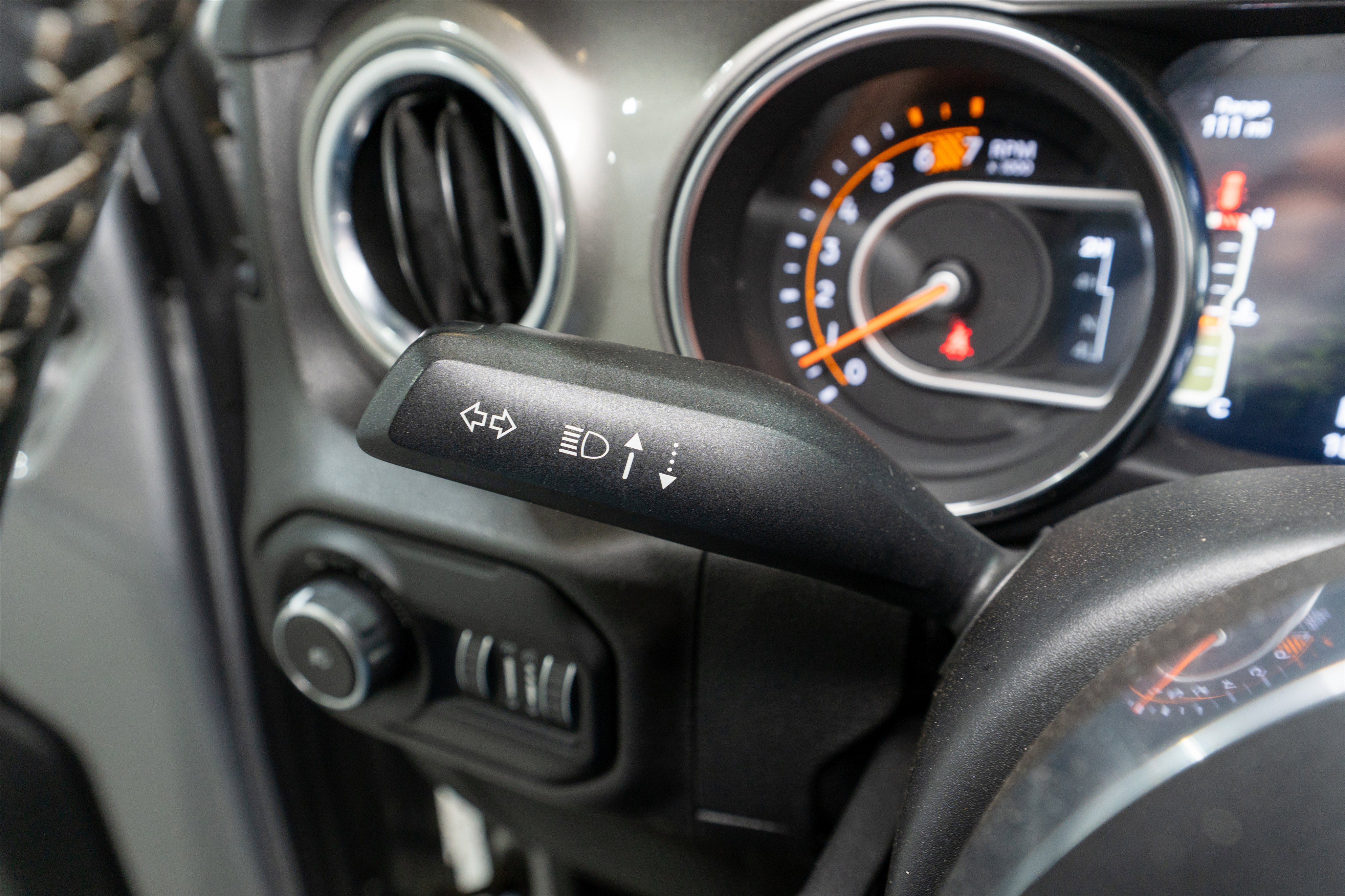 Used 2019 Jeep Wrangler Unlimited Sahara w/ LED Lighting Group image 26