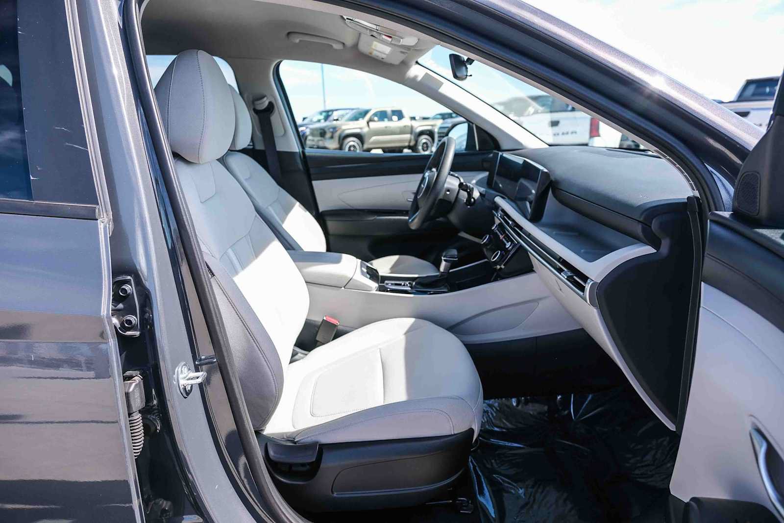 Used 2026 Hyundai Tucson SEL FWD image 18