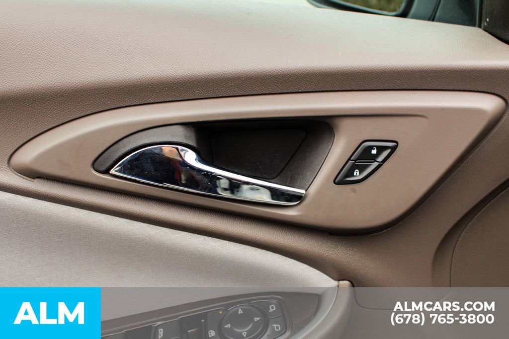 Used 2023 Chevrolet Malibu LT image 36